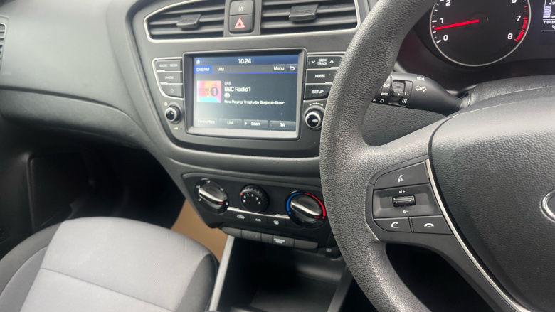 Hyundai i20 1.2 MPi S Connect 5dr Petrol Hatchback